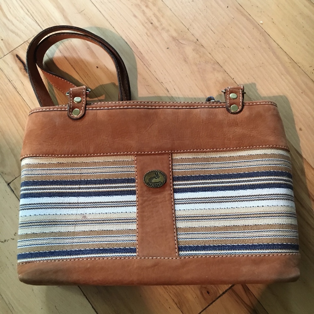 Genuine leather purse from Guatemala.